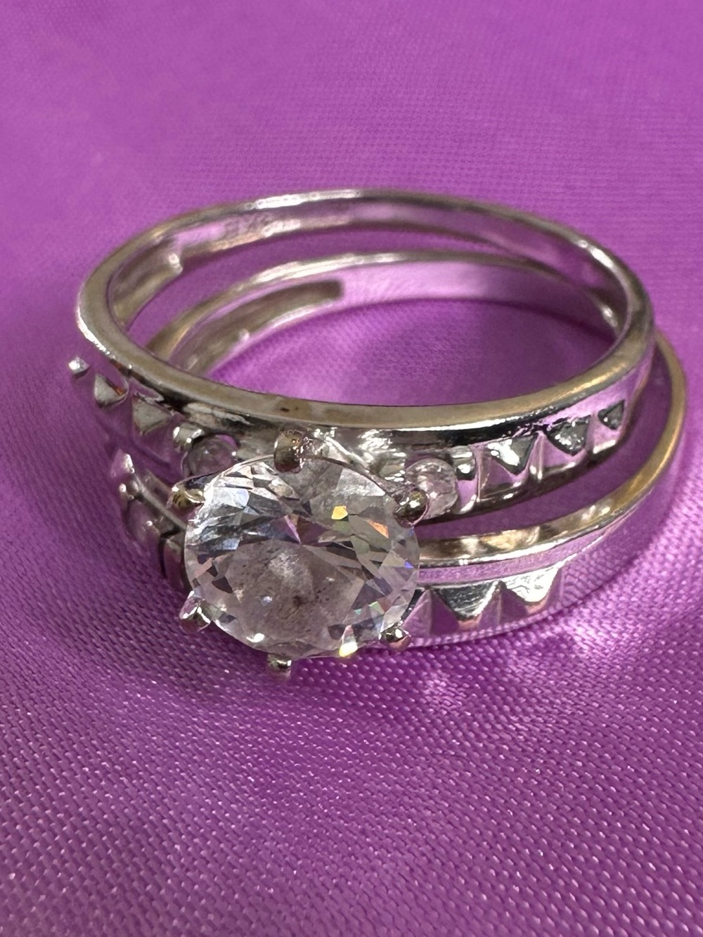 Women's duo of rings in 14-karat white gold for weddings